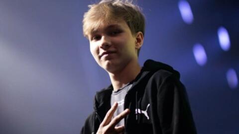 他靠着对对 他靠着对对